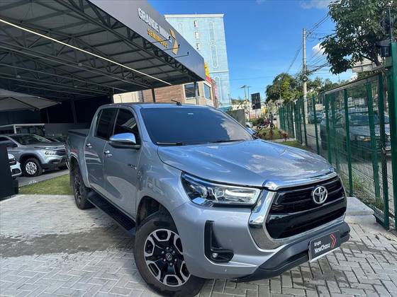 TOYOTA HILUX 2.8 D-4D TURBO DIESEL CD SRV 4X4 AUTOMÁTICO TOYOTA HILUX 2.8 D-4D TURBO DIESEL CD SRV 4X4 AUTOMÁTICO